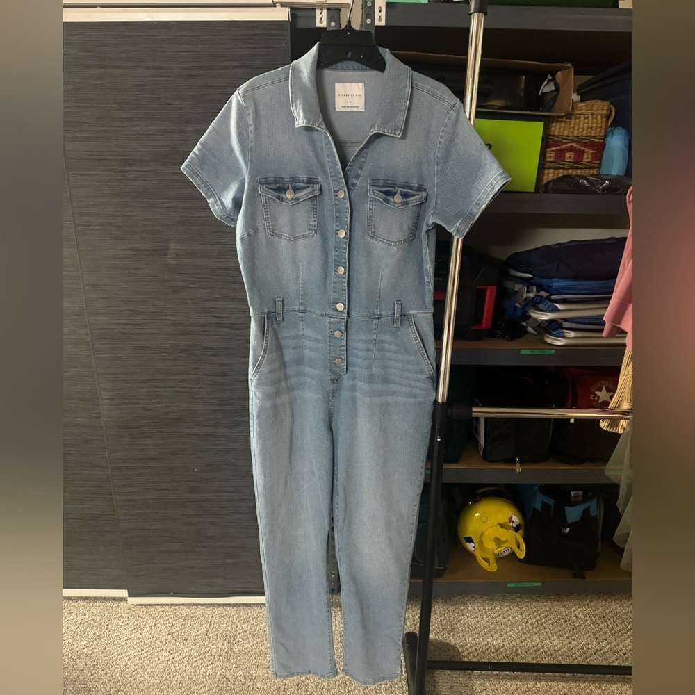 Trendy Short-Sleeve Denim Jumpsuit – Button-Up Utility Style